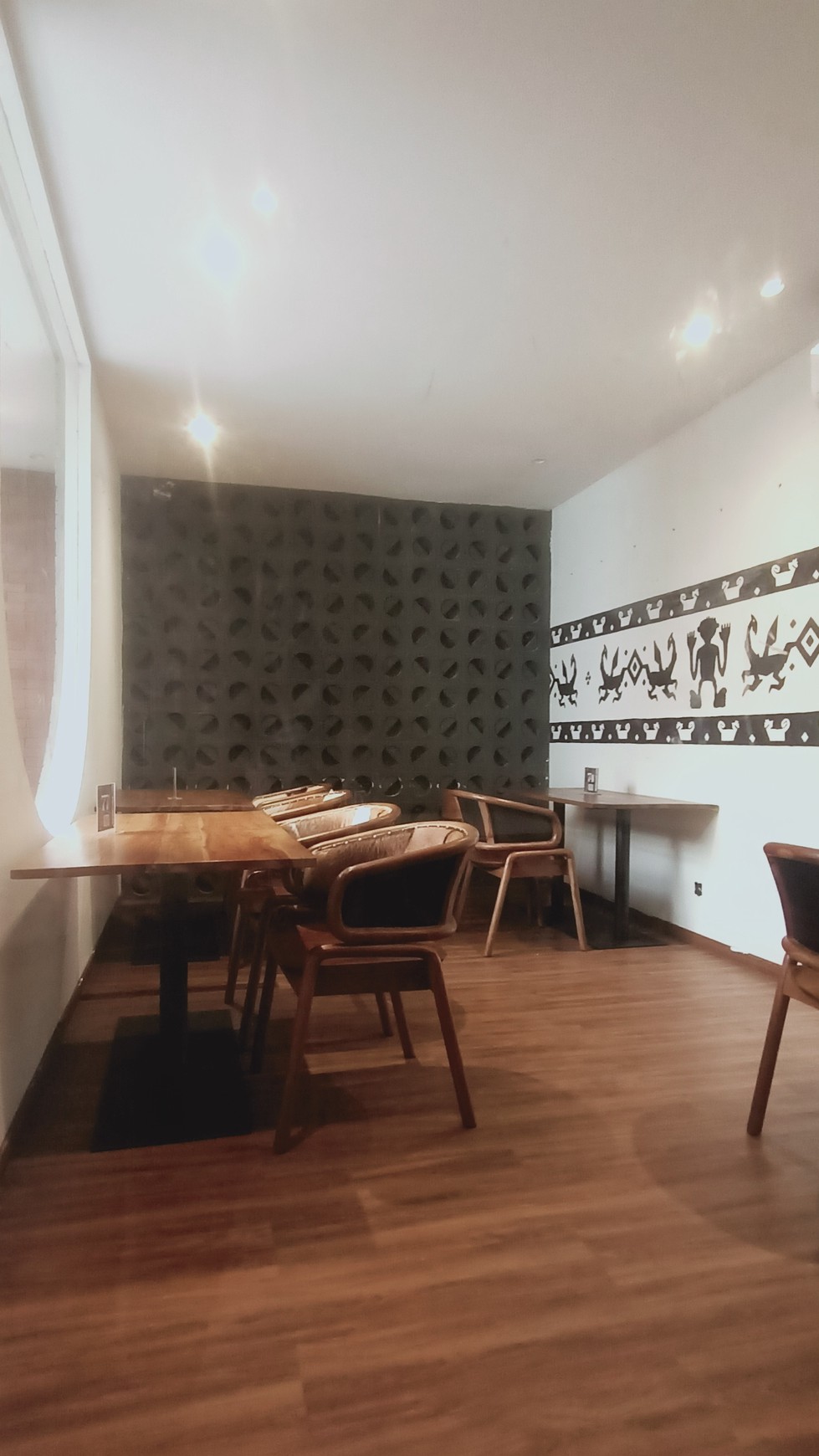 Rumah sewa lokasi Premium di Pinggir Jalan Raya  Daerah Komersial Bintaro Jaya