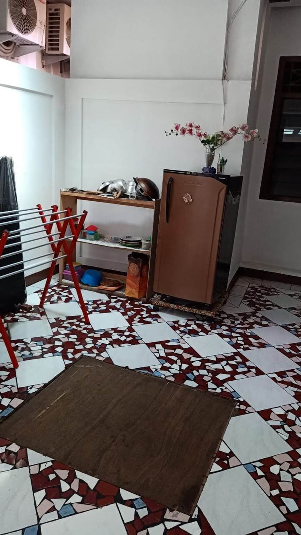 Dijual Cepat Rumah dan kamar kos, Margonda - Depok