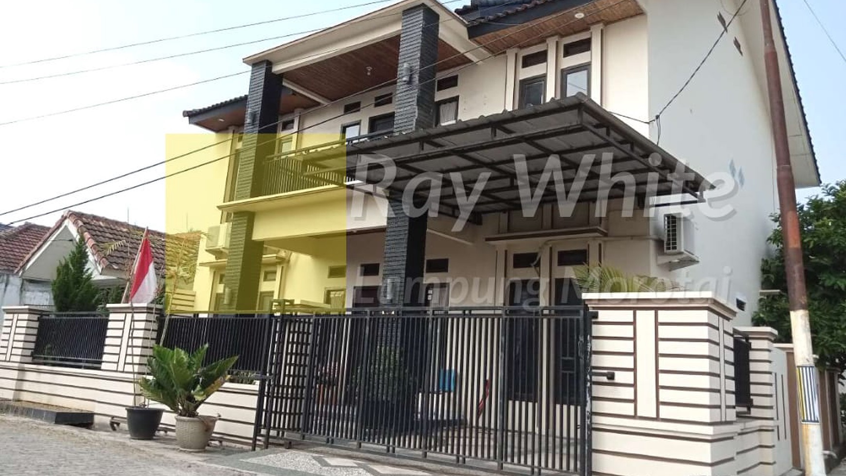 Dijual Rumah dua Lantai siap Huni rz