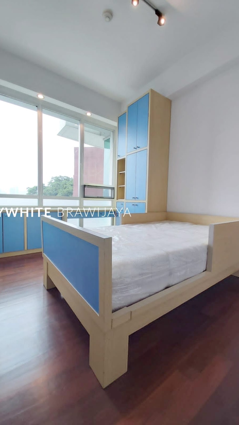 Apartment Kemang Village Tower Tiffany Semi Furnished