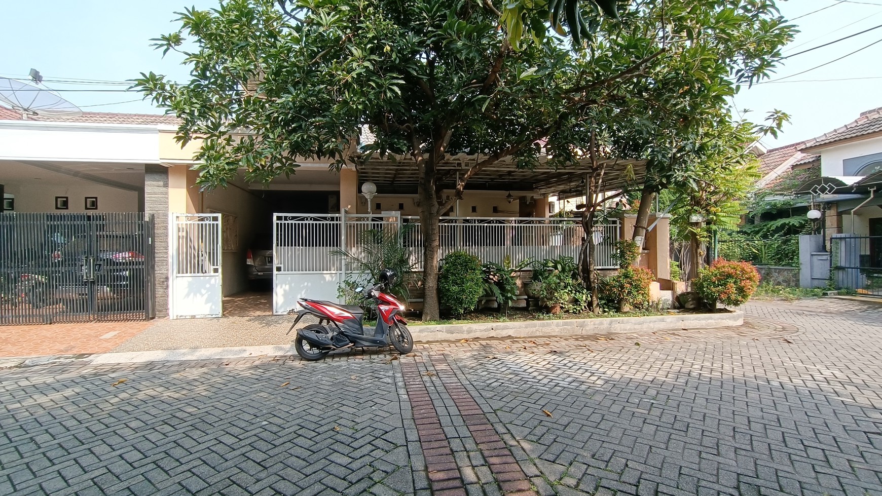 1226. Dijual Rumah Delta Kencana, Delta Sari Baru Waru