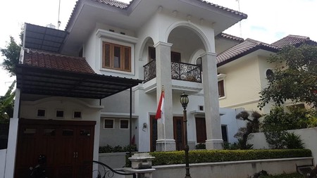 Rumah Mewah 2 Lantai di Perum Elite Tirtasani Jalan Godean 