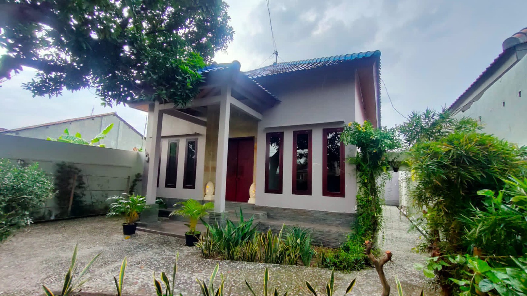 1215. Dijual Villa di Jl Bangka, Banyuwangi