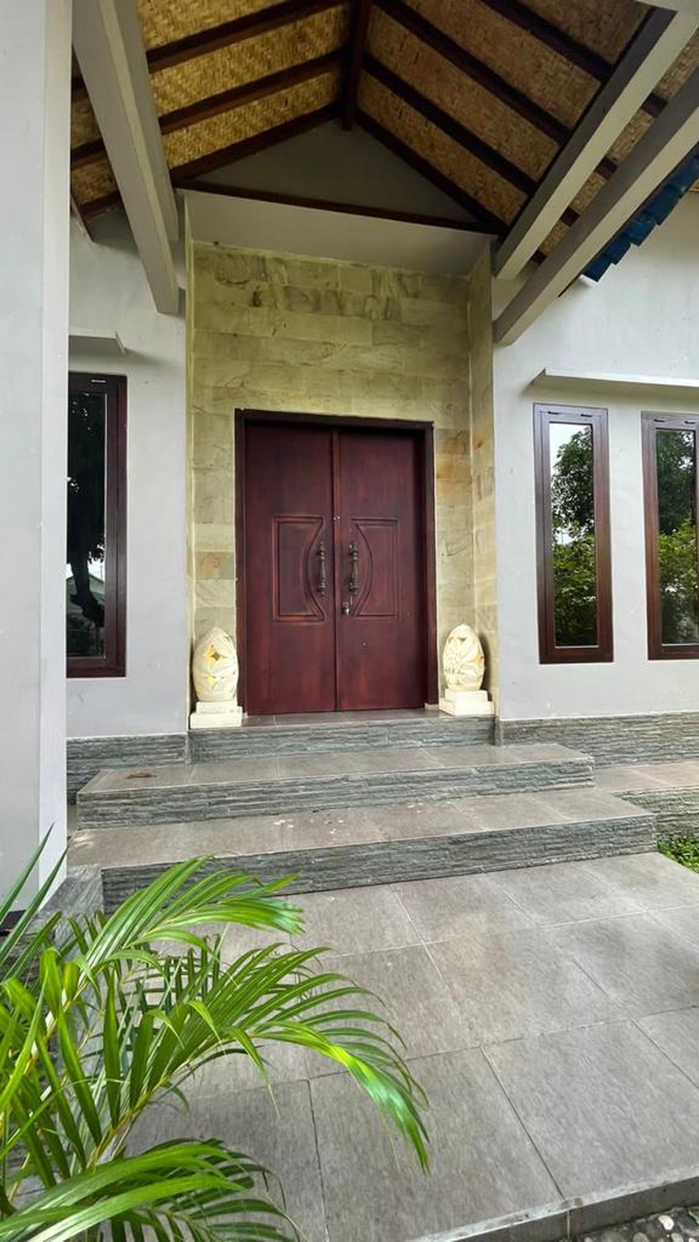 1215. Dijual Villa di Jl Bangka, Banyuwangi