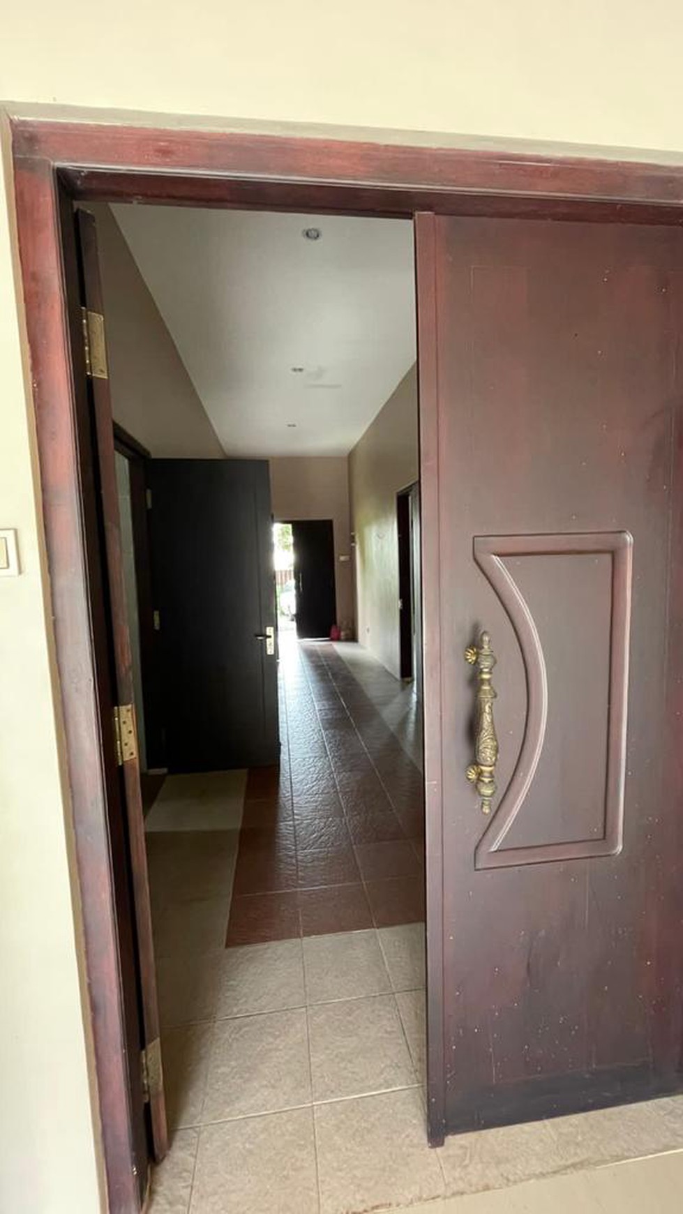 1215. Dijual Villa di Jl Bangka, Banyuwangi