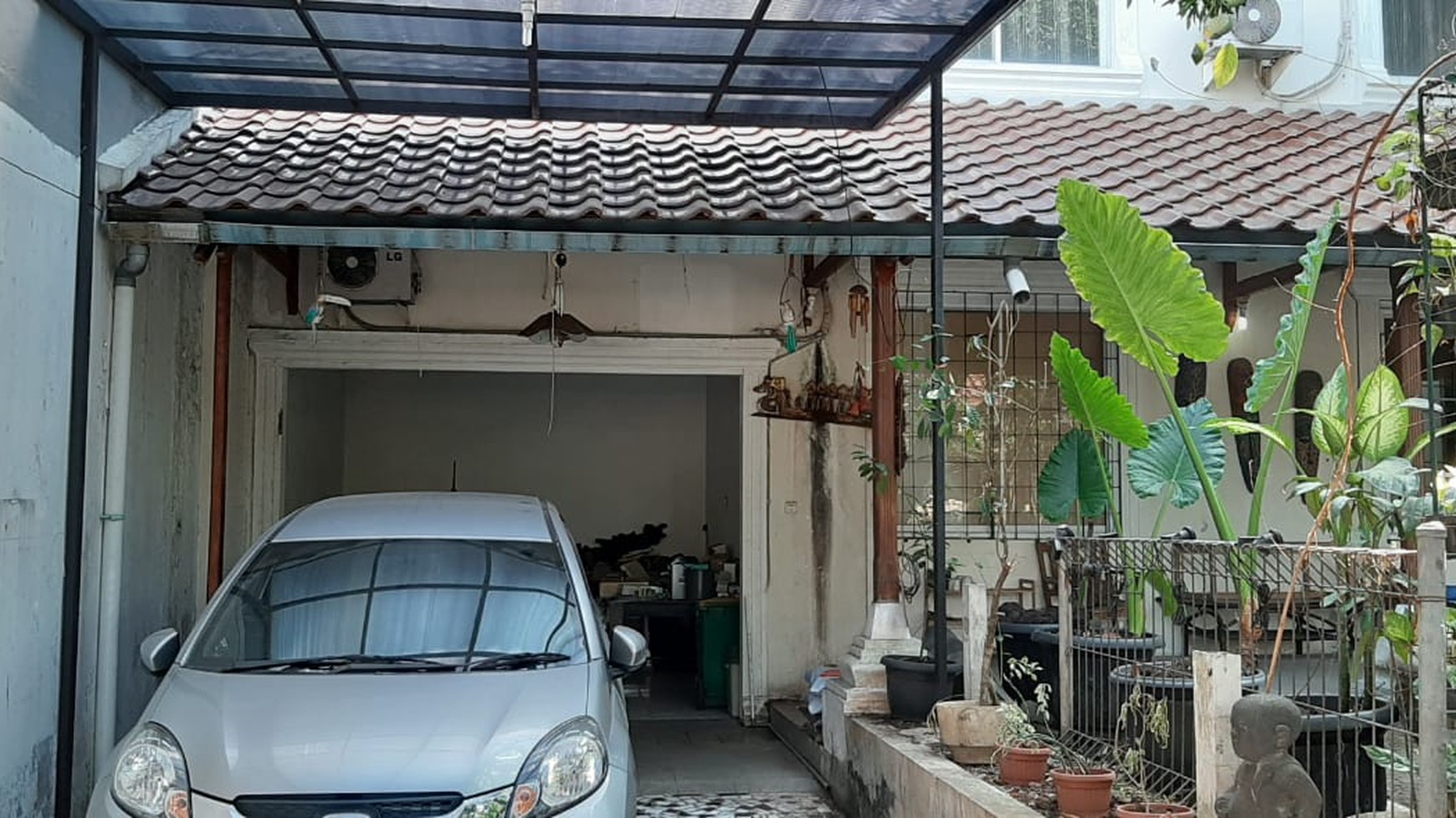 Rumah Sektor 2 Bintaro, dekat dg pasar tradisional and pusat makanan...