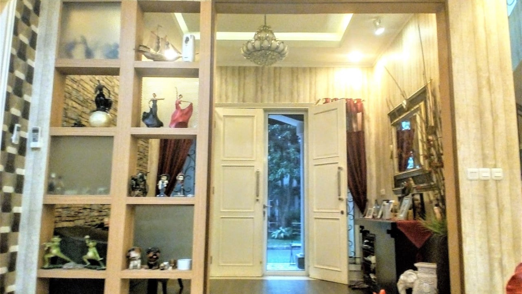 RUMAH CANTIK DI ALEXANDRITE GADING SERPONG