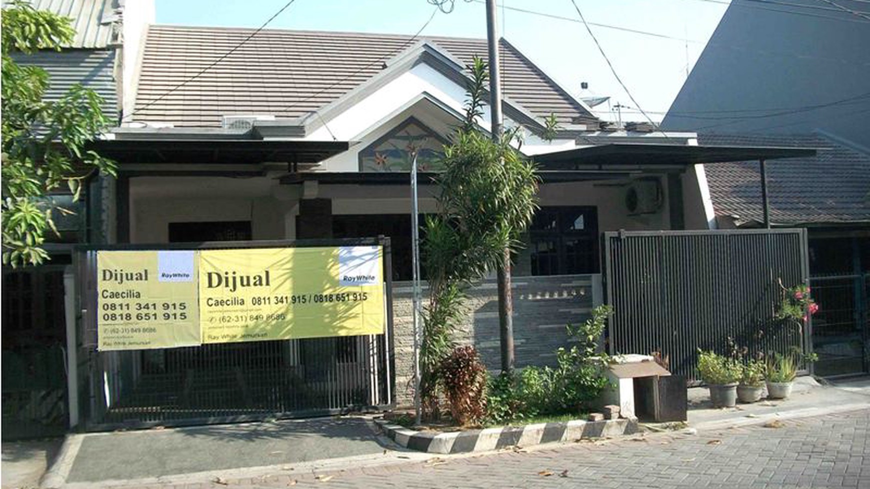 Rumah di Kutisari indah Selatan Surabaya, Sudah Renov, Minimalis, Row Jalan depan Lebar + Paving, Siap Huni