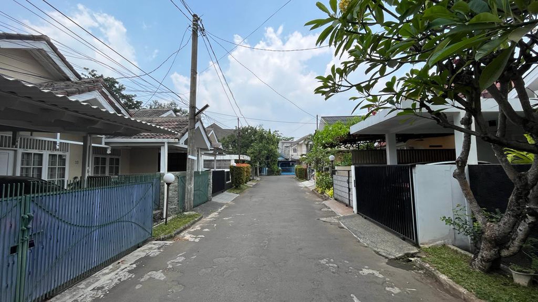 Rumah Bagus Di Kuricang Bintaro Jaya Sektor 3 Kota Tangerang Selatan