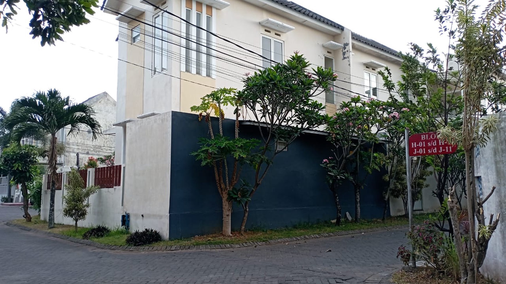 rumah 2 lantai siap huni hook graha mulia kota malang