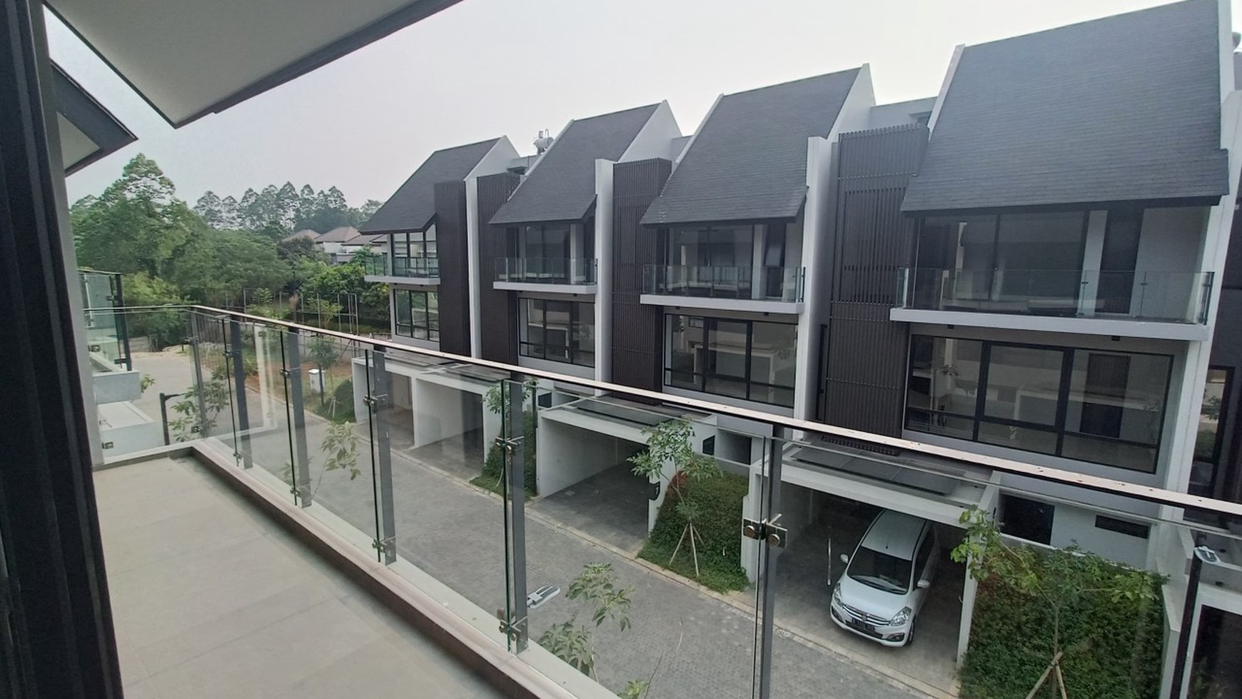 Rumah Brand new di cluster Sierra, Serenia Hills Exclusive dan mewah berada dalam lingkungan yang Asri