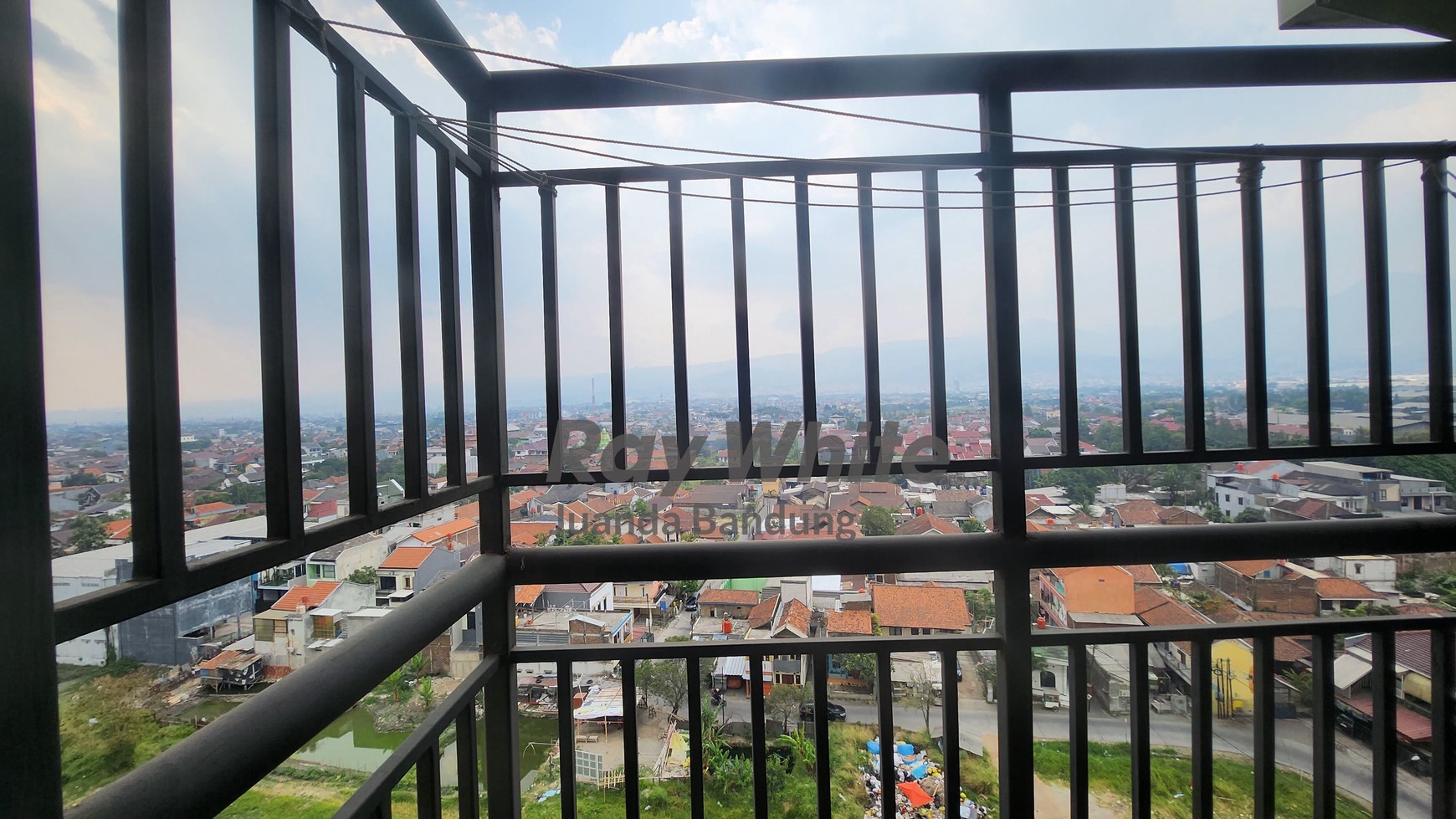 Termurah dan harus terjual, unit 2BR Furnished di Apartemen Panoramic Soekarno Hatta Bandung