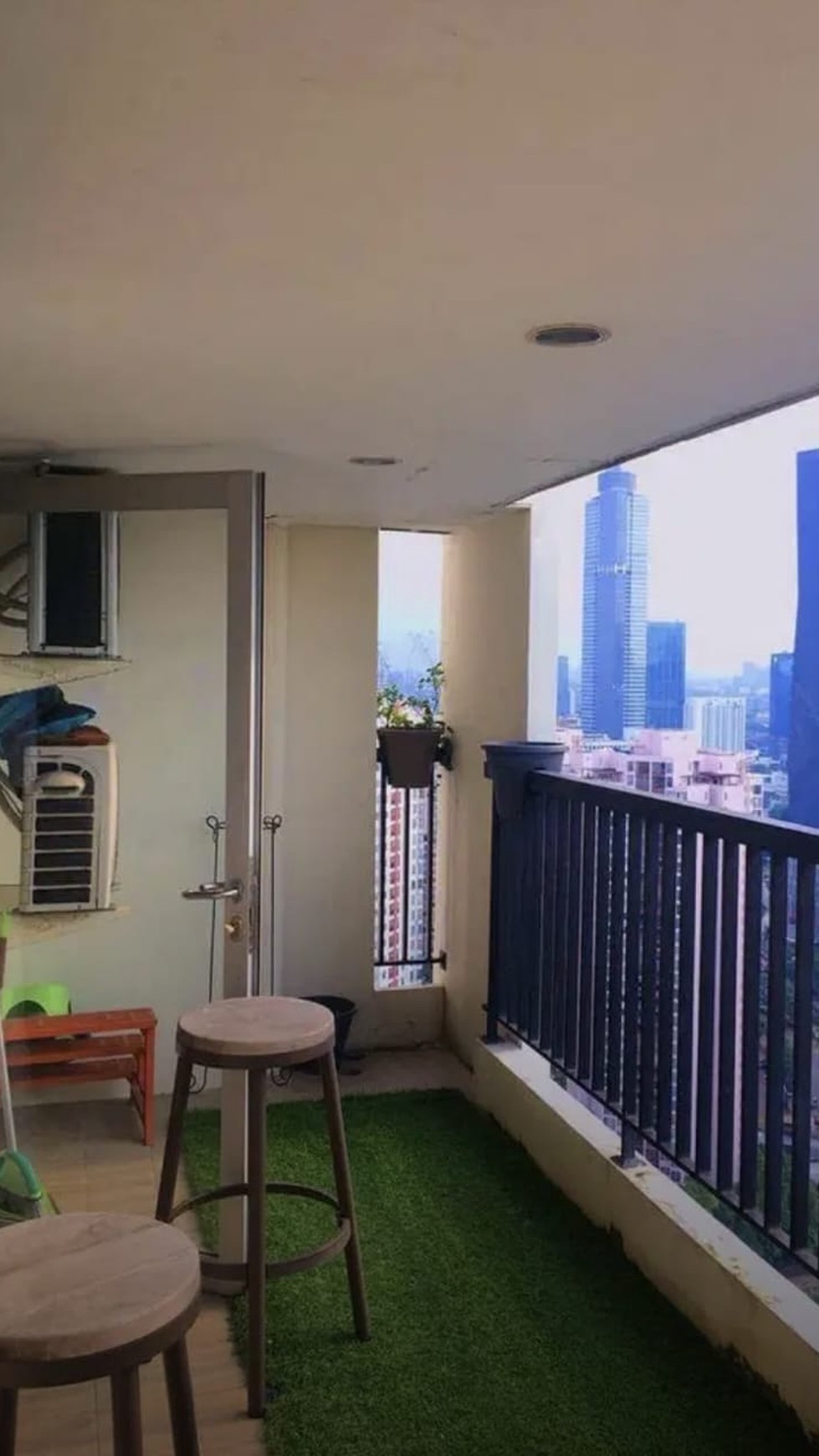 Apartemen 1 Br, Harga 800 jutaan, Semi Furnished, Lokasi di Apart Wave Epicentrum