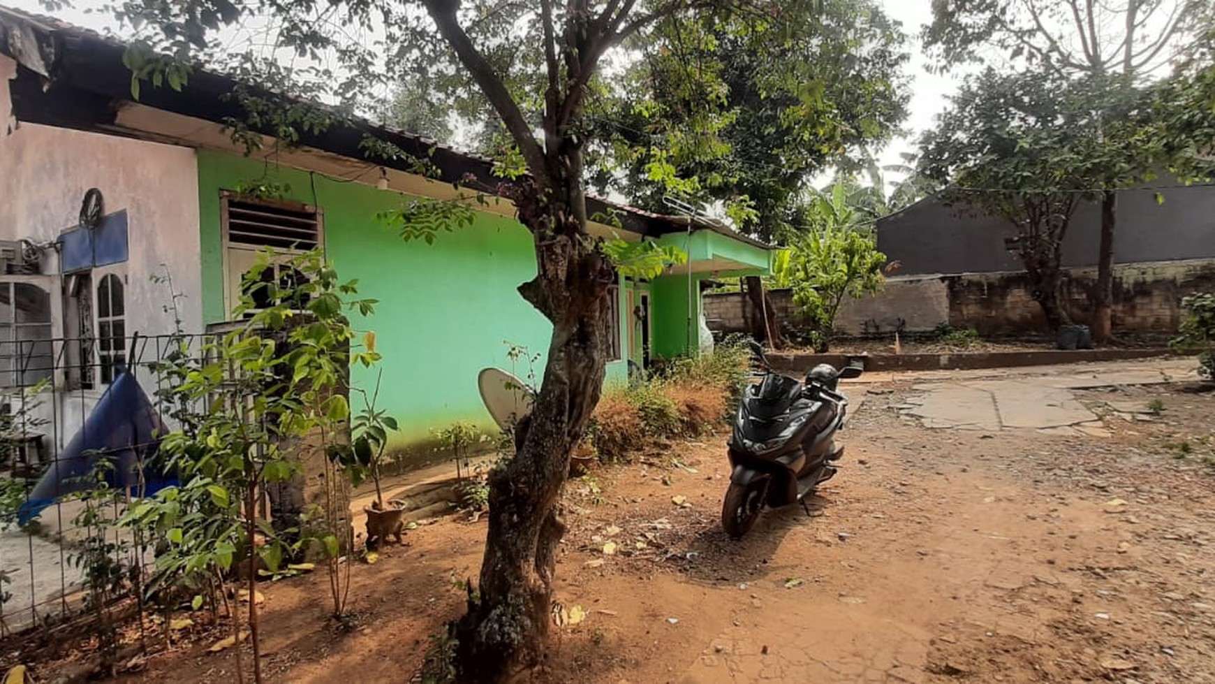 Rumah halaman luas di Pesanggrahan