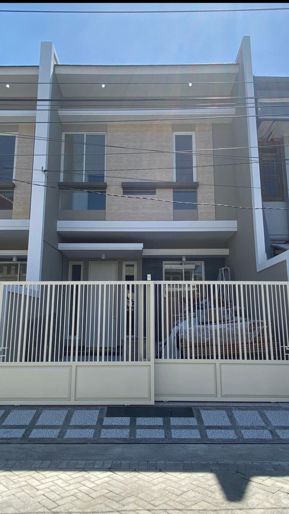 Dijual Rumah Baru Klampis Harapan - Modern 2 Lantai  Surabaya Timur 