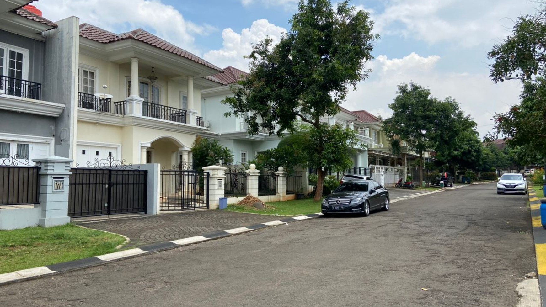 Dijual Rumah 2 Lantai Di Perum Legenda Wisata Cibubur