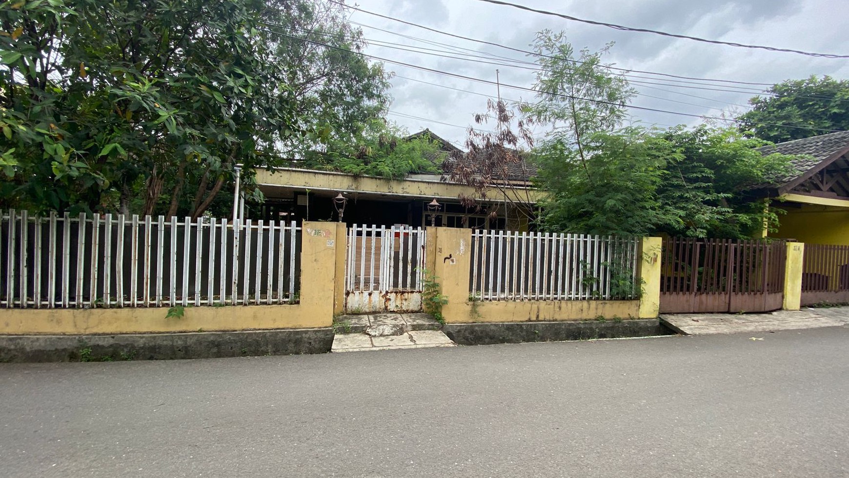 Rumah Lama Hitung Tanah Di Kebayoran Lama - Pondok Pinang