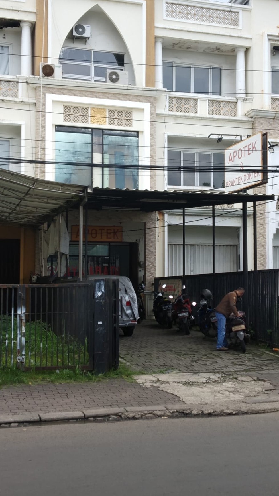 Pondok labu ruko 3,5 lantai area ramai komersial