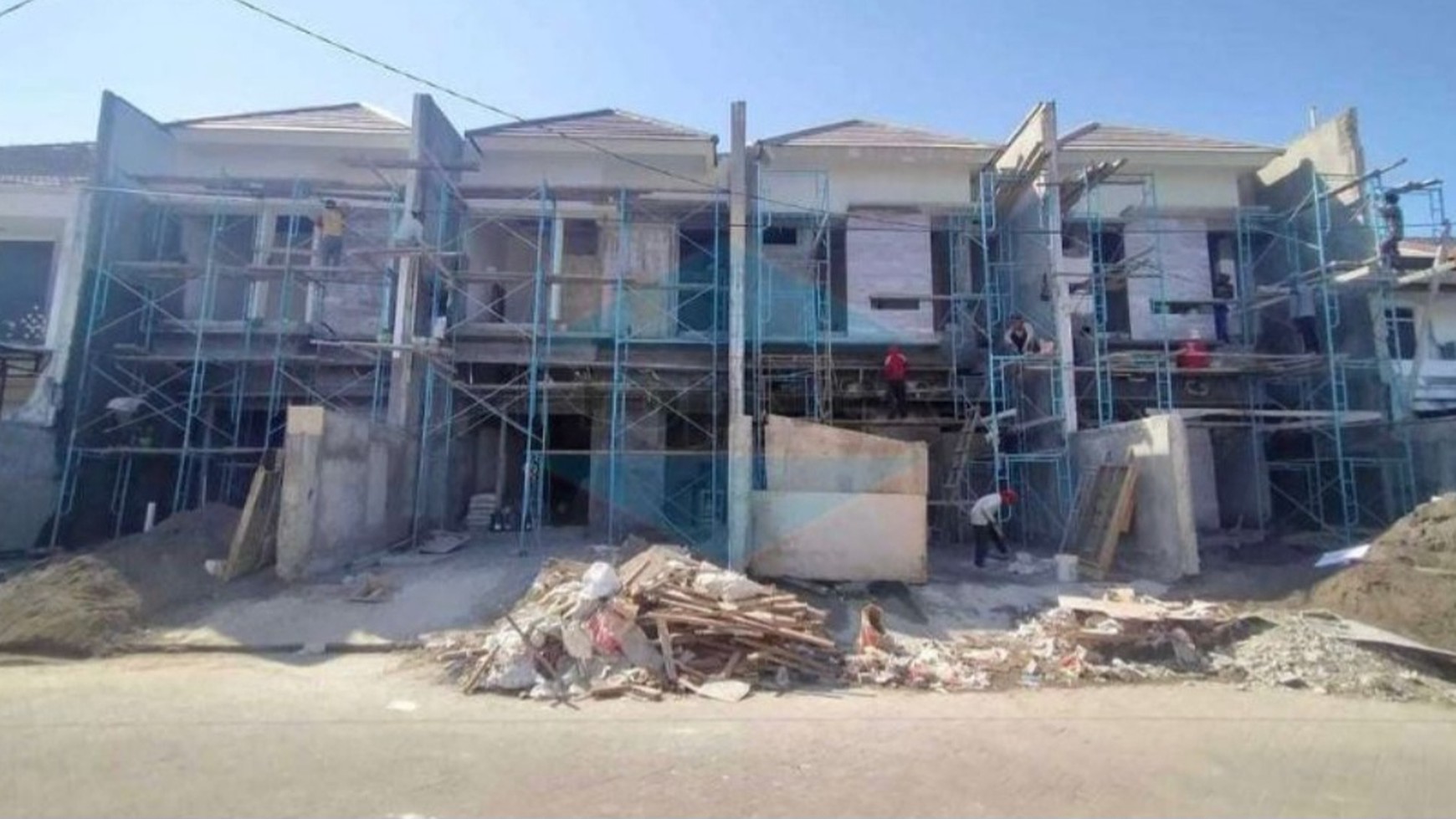 Dijual Rumah Baru Wisma Mukti Surabaya Timur - Surat SHM - Row Jalan 3 Mobil