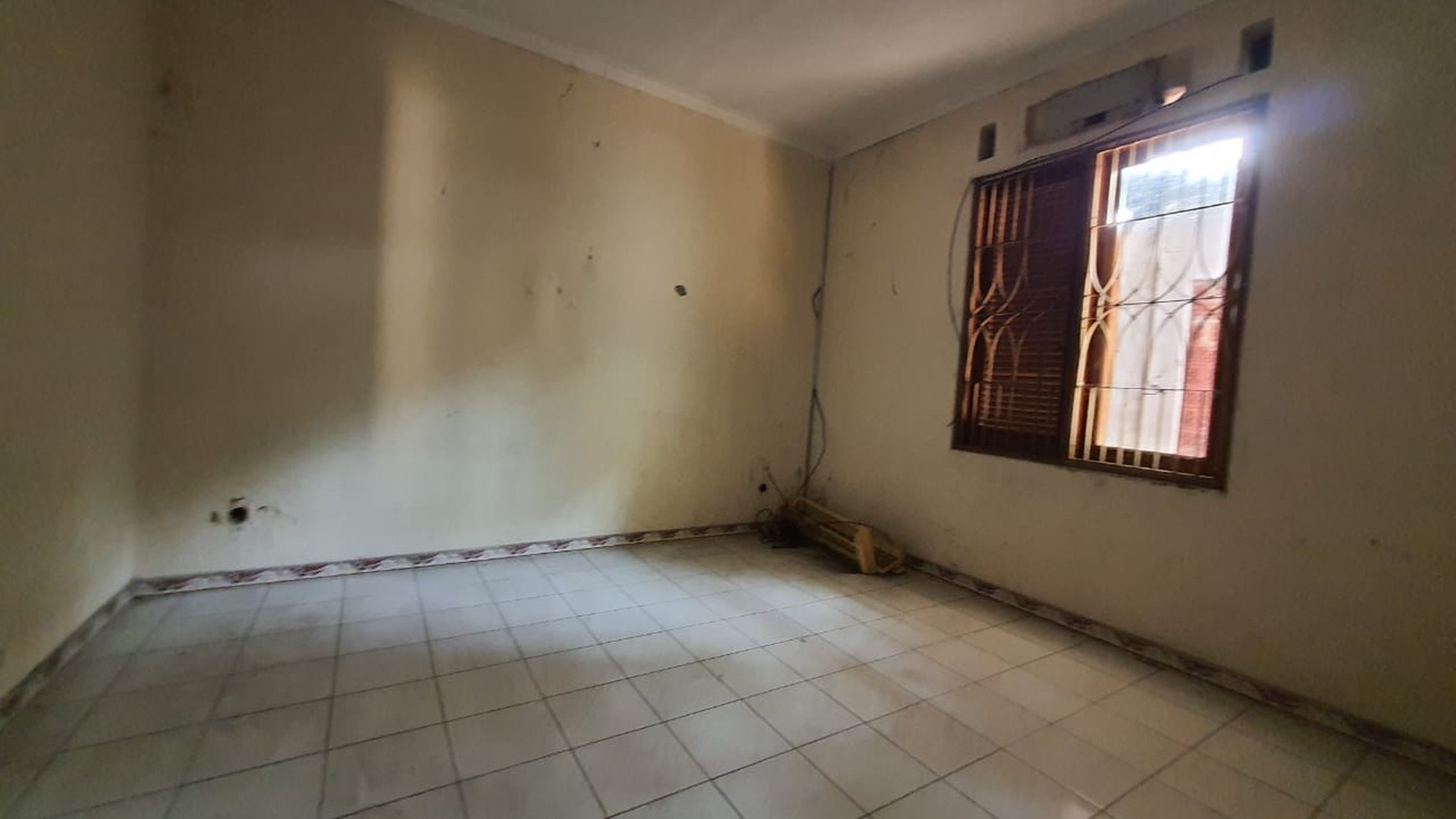 Dijual rumah lama di Karet Semanggi - Setiabudi - Jakarta Selatan