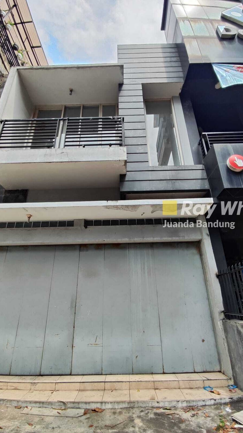 Pasti Strategis ! Ruko Luas 3 lantai di Mainroad Dago Dekat McDonald & Domino