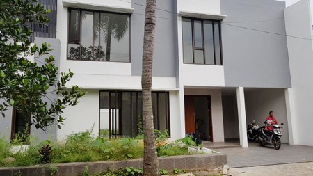 Rumah Bagus Siap Huni Di Cluster River Park Bintaro Sektor 8