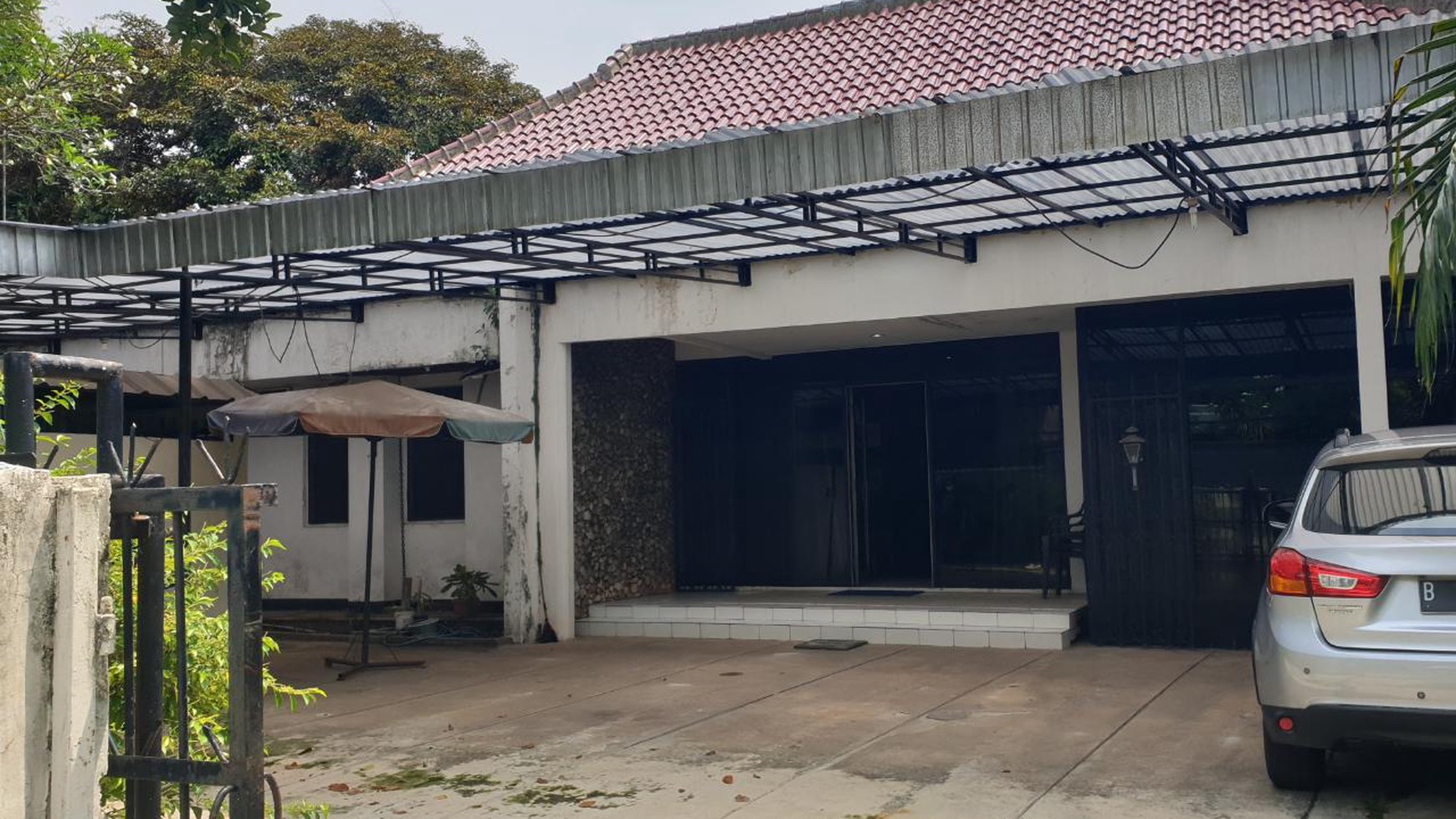 RUMAH DI MENTENG