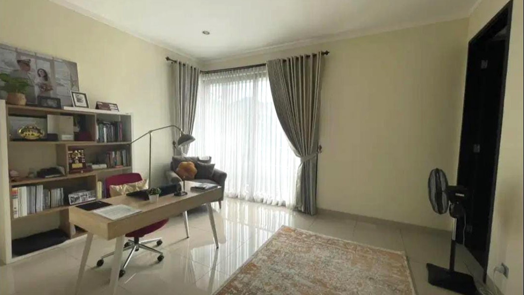 Dijual Rumah Lokasi Strategis di Kebayoran Symphony