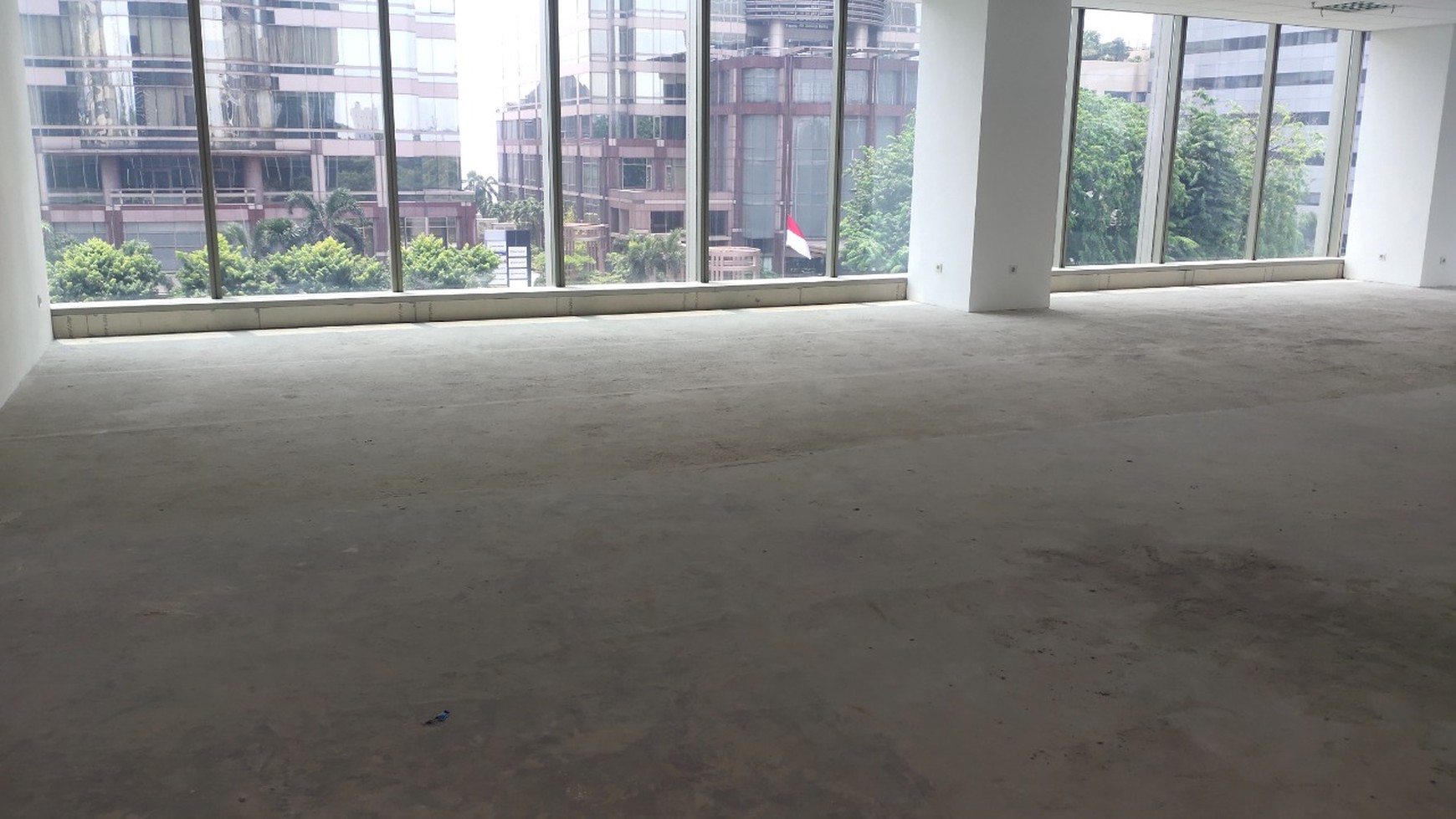 Office Space Digedung Lippo Thamrin Lantai 5, Disewakan dan dijual, posisi menghadap jalan M H Thamrin