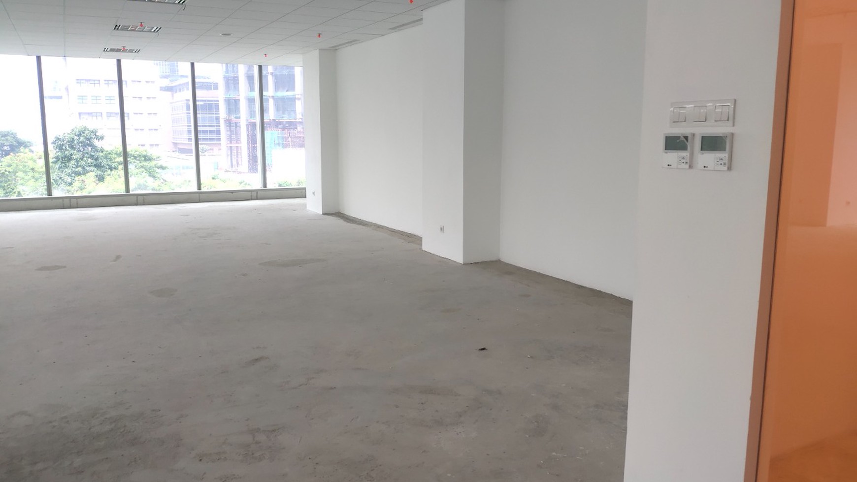 Office Space Digedung Lippo Thamrin Lantai 5, Disewakan dan dijual, posisi menghadap jalan M H Thamrin