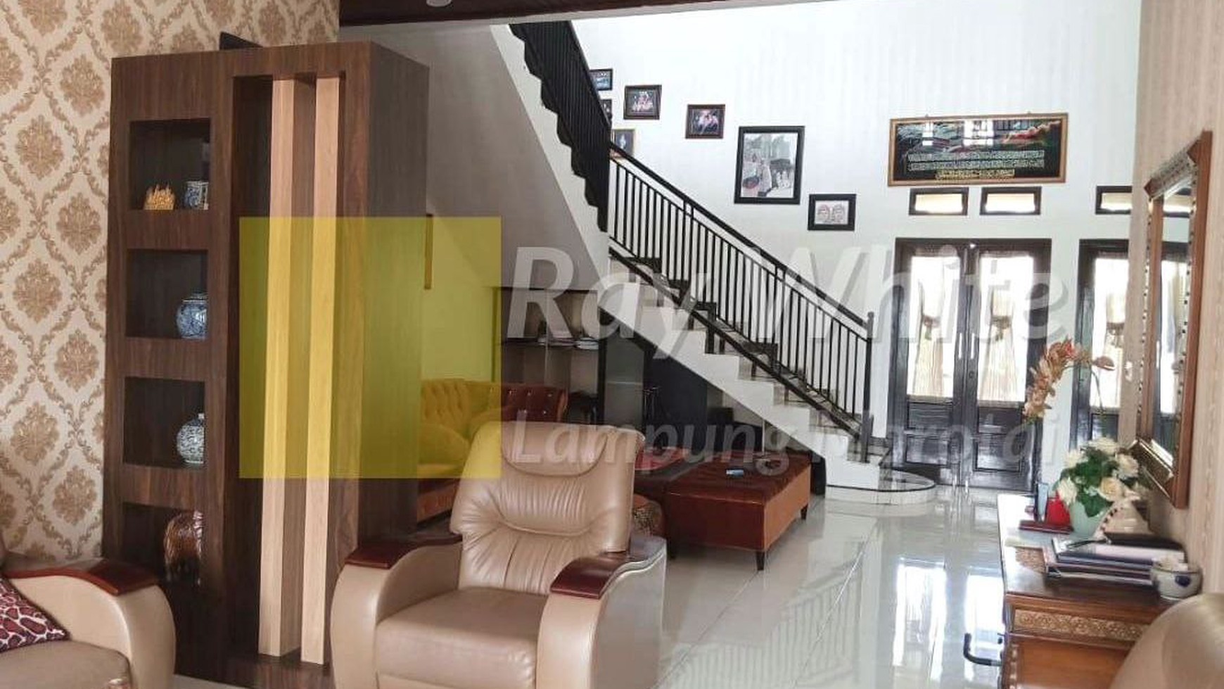 Dijual Rumah 2 Lantai di Kedamaian