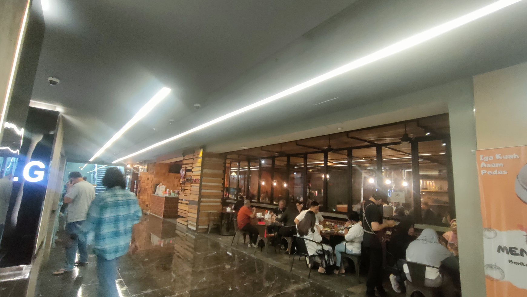 Ritel di Equity towe SCBD,  saat ini untuk restoran di LG floor, unit terbatas, good invest, langka!