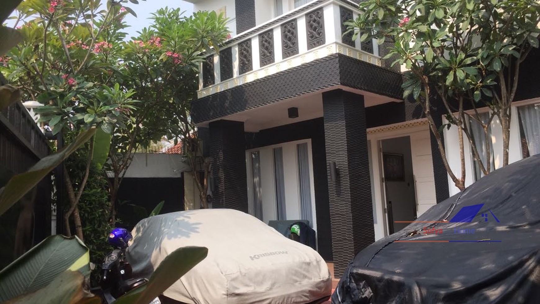 Rumah Nyaman dan Luas di Kebagusan Ada Kolam Renang