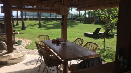 Villa Beachfront  in great Location Sumbawa 