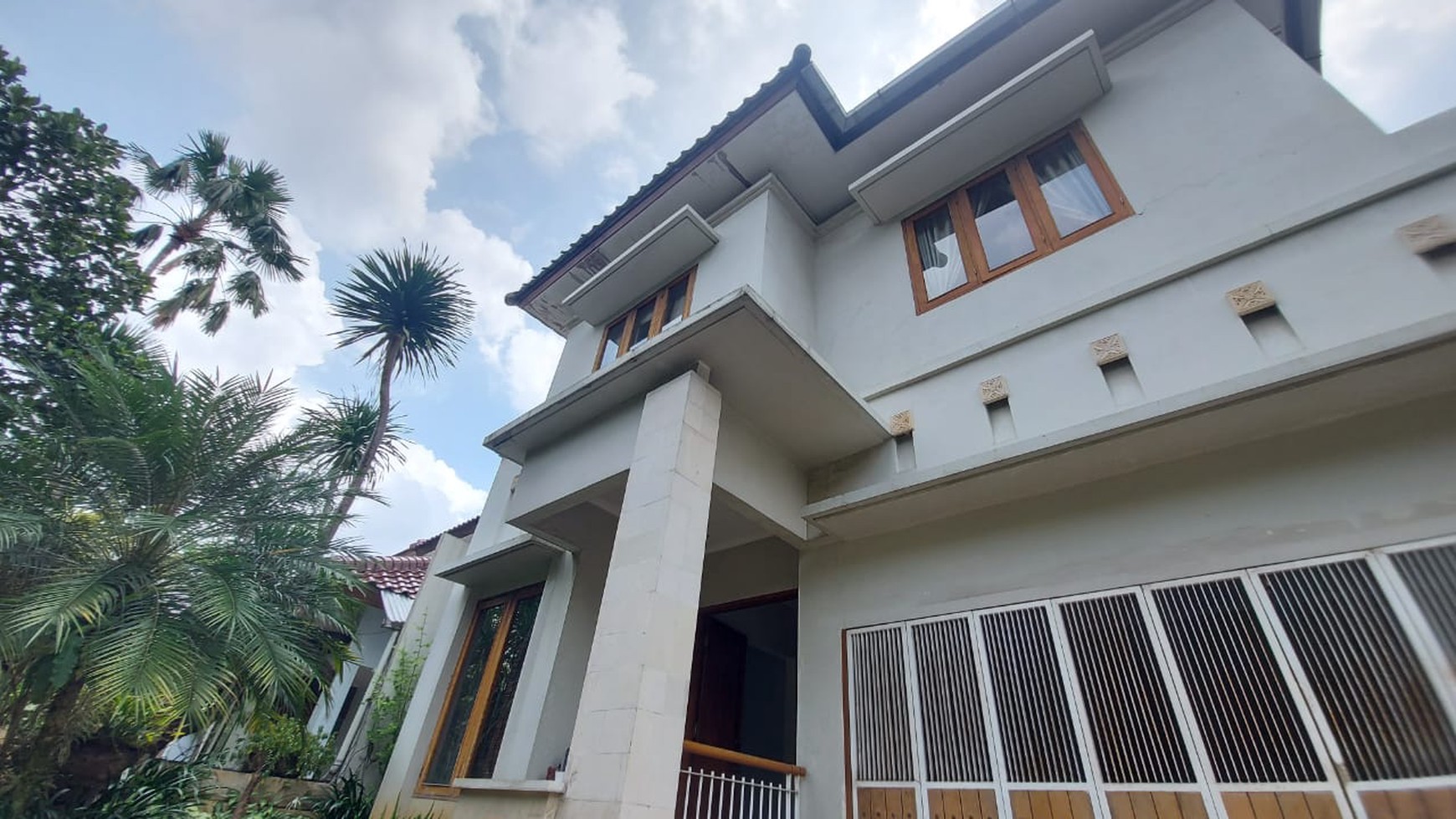 Lebak Bulus Villa cinere mas, material mewah, master bed room lantai 1 dan 2 dekat mrt