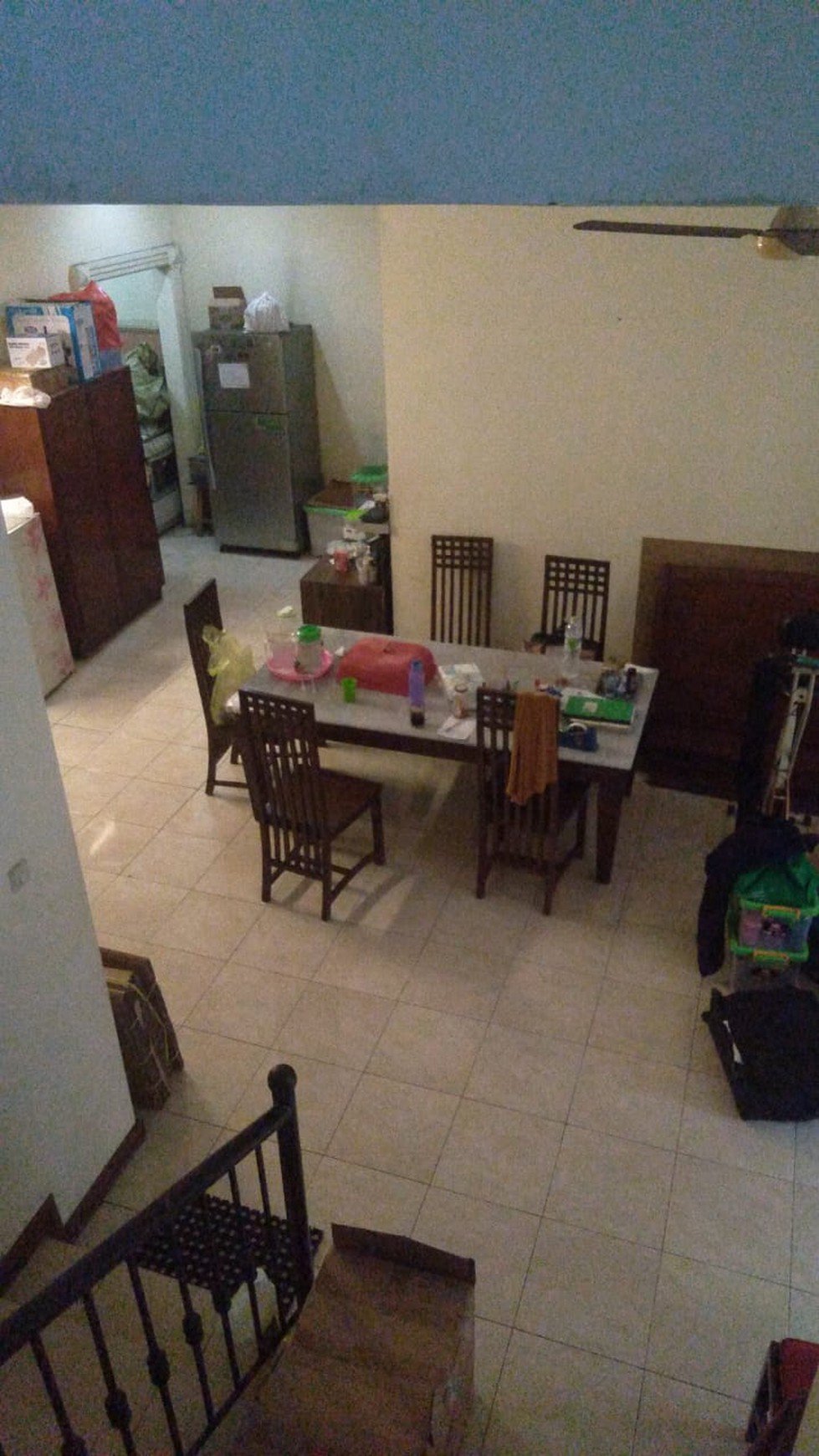 RUMAH KECIL DAN STRATEGIS DI PUSAT JAKARTA TEPATNYA DI MENTENG JAKARTA DEKAT  