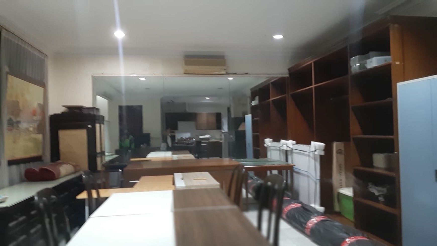 Dijual rumah  pondok  indah  kondisi bagus di tengah  complek,  sekurity 24 jam 