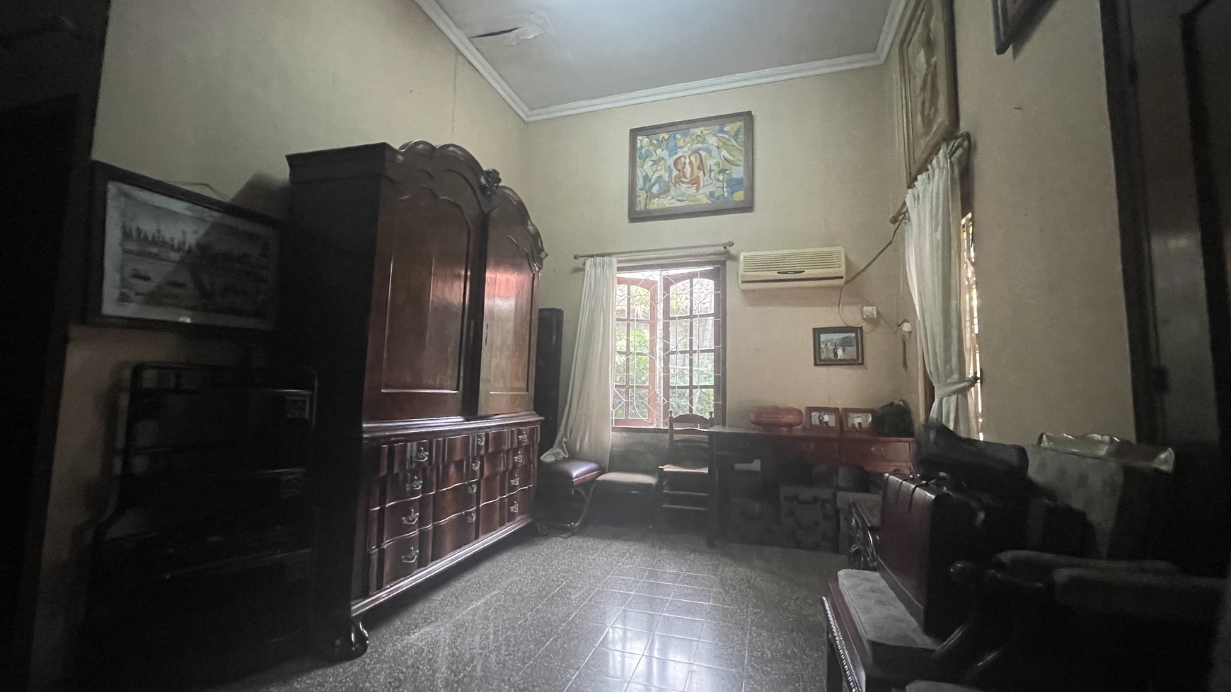 Rumah besar dan mewah di Menteng