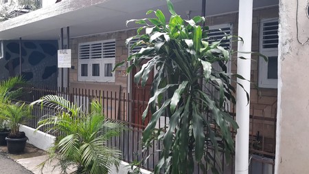 RUMAH KECIL MUNGIL  DI  BELAKANG  GEDUNG  TCT  JALAN THAMRIN, COCOK UNTUK  KOSKOSAN 