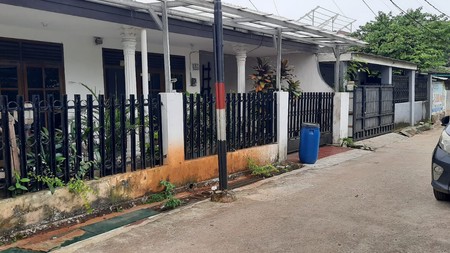 RUMAH MURAH  DI  PEKAYON JAYA DI PINGGIR JALAN  RAYA 