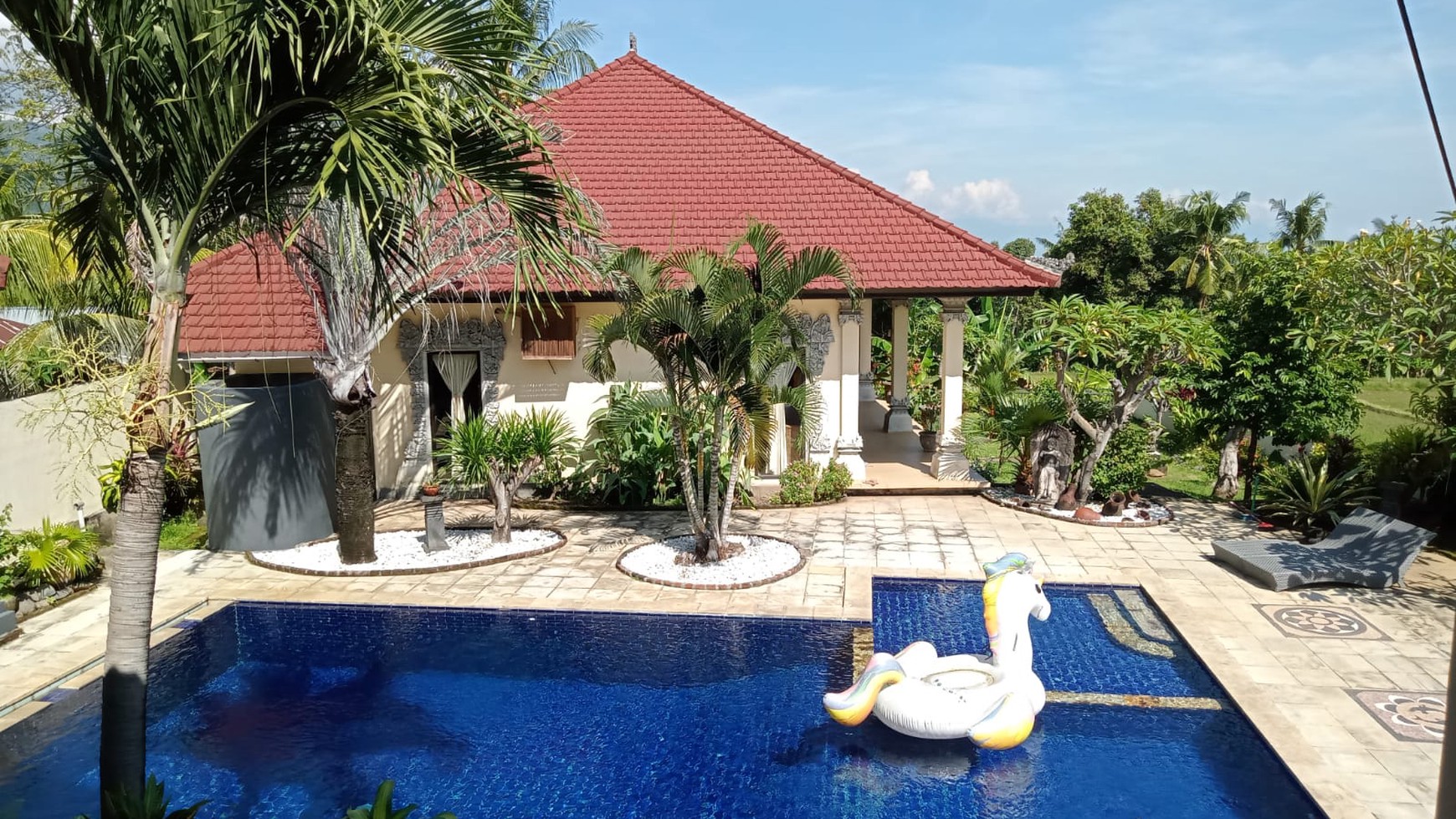 Hillside Villa in Panji, with guest houses and beautiful view