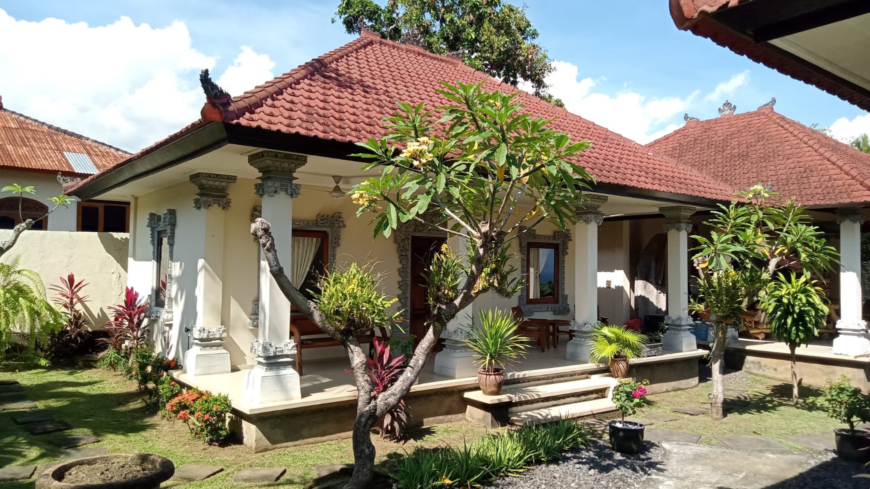 Hillside Villa in Panji, with guest houses and beautiful view