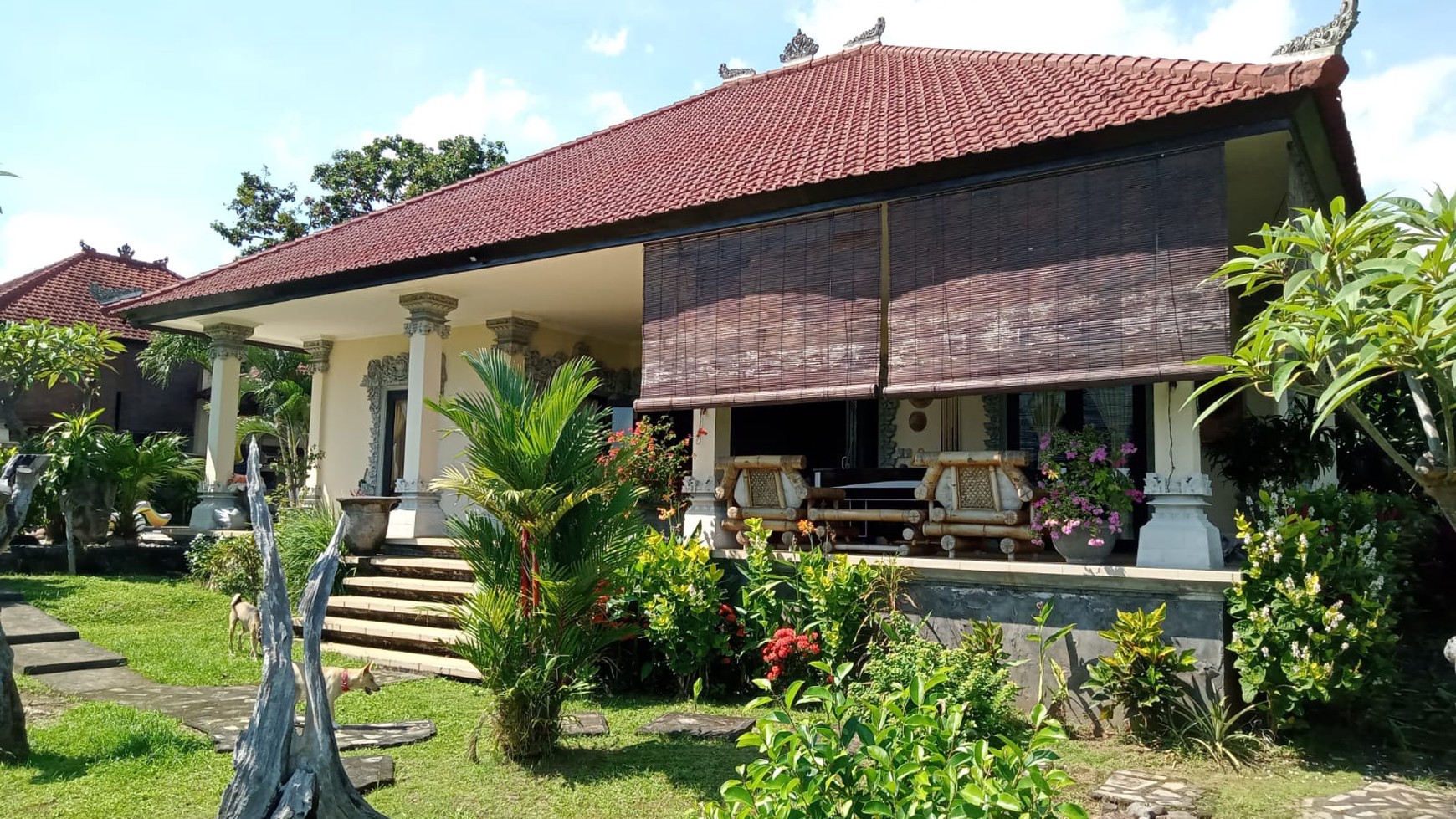 Hillside Villa in Panji, with guest houses and beautiful view