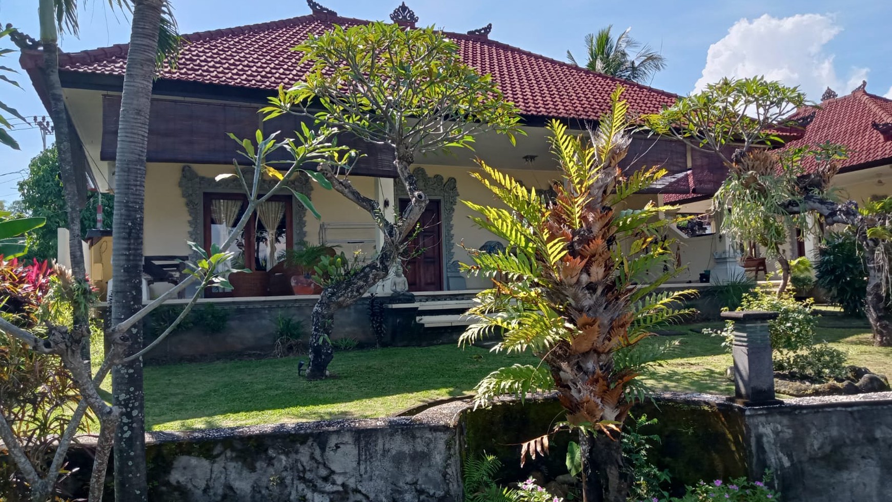 Hillside Villa in Panji, with guest houses and beautiful view