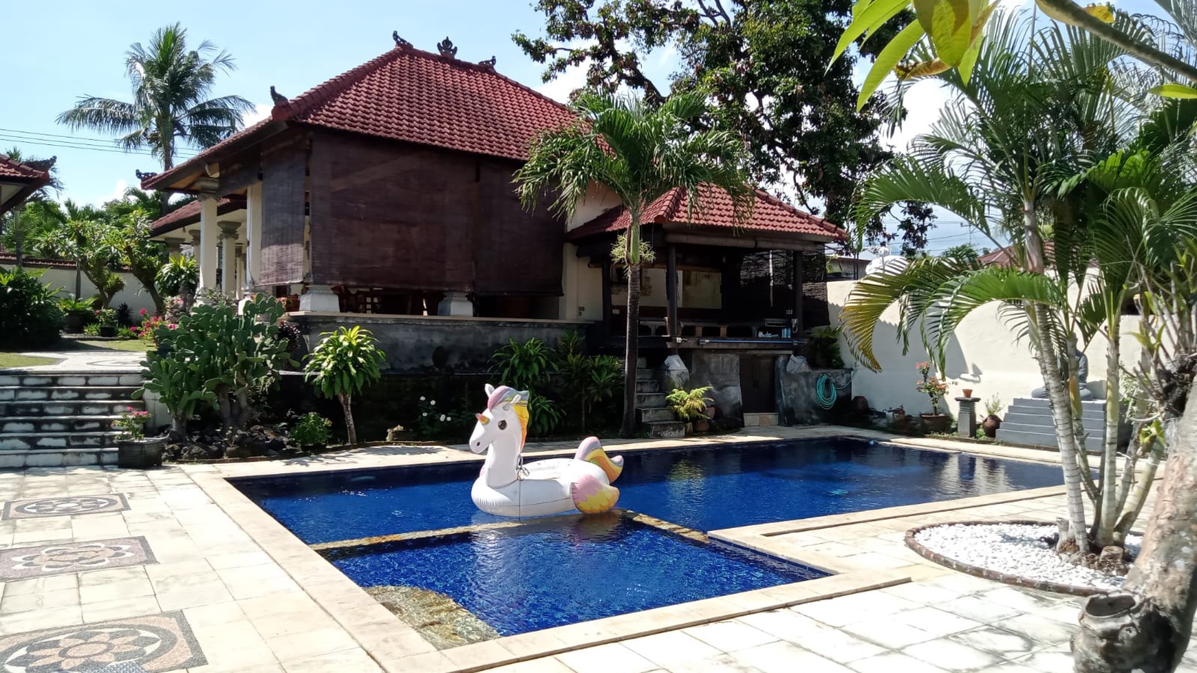 Hillside Villa in Panji, with guest houses and beautiful view