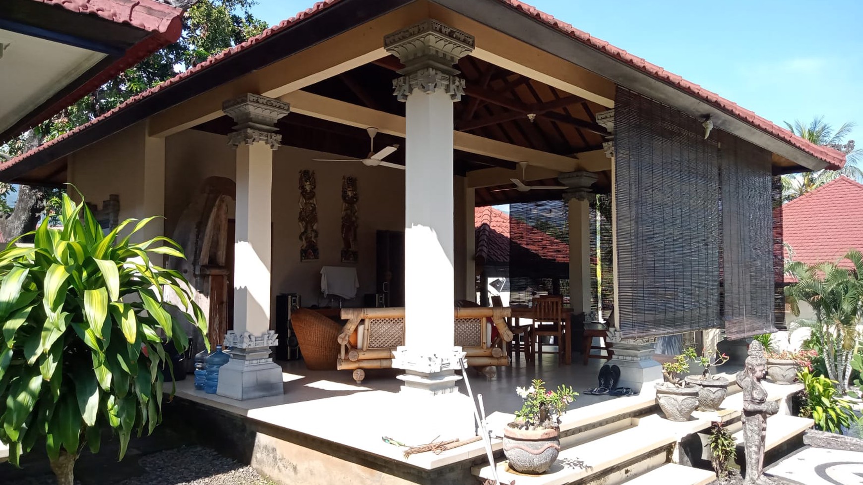 Hillside Villa in Panji, with guest houses and beautiful view