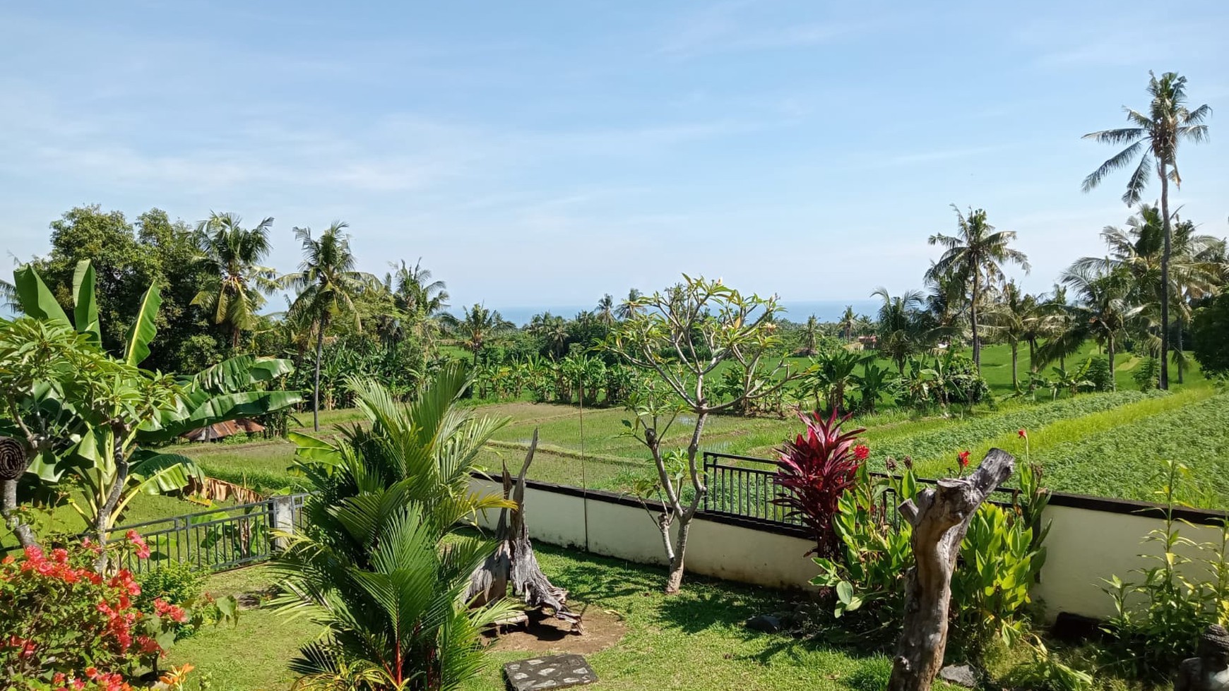 Hillside Villa in Panji, with guest houses and beautiful view