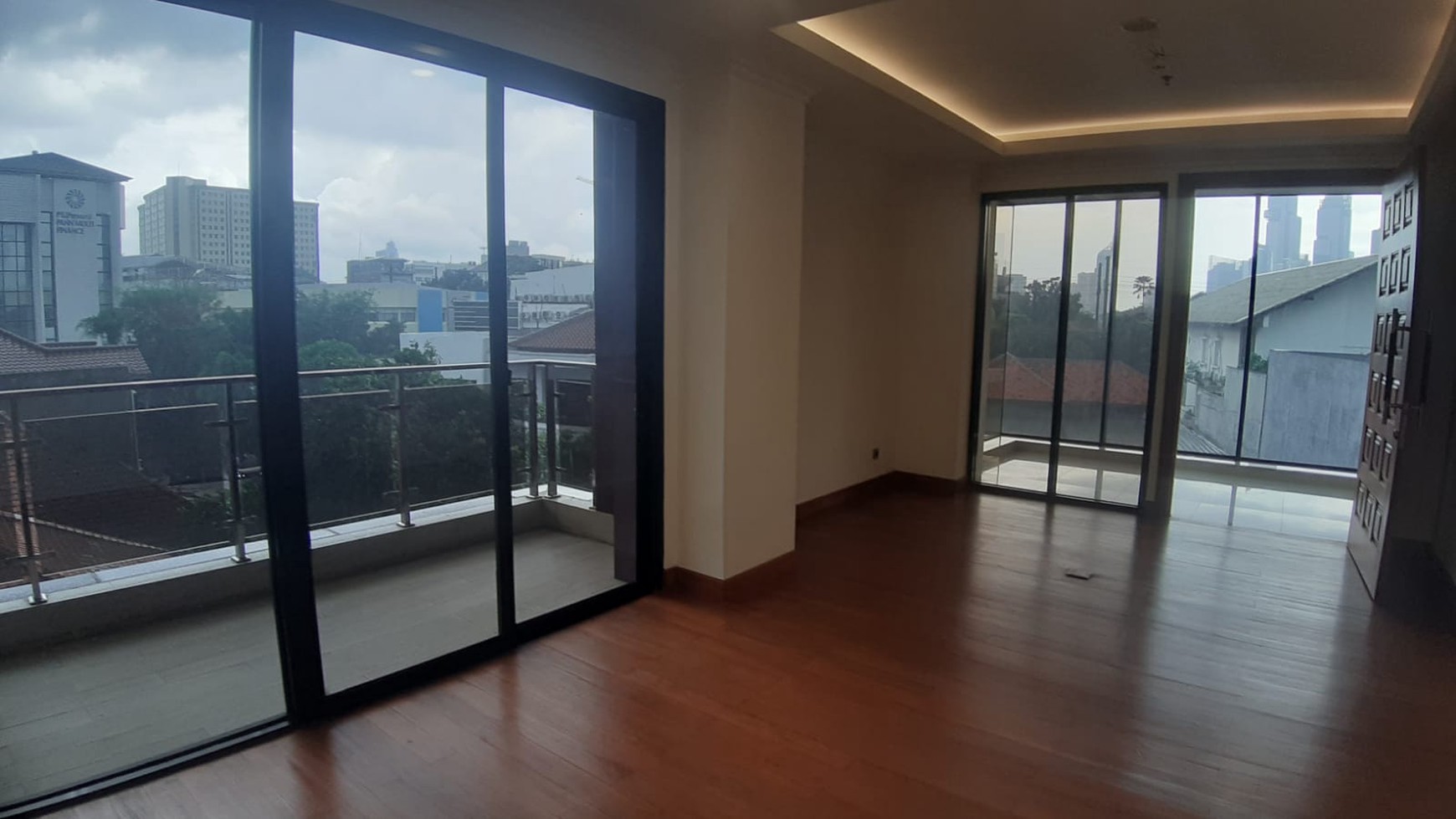 MINI  APARTEMENT 9  L ANTAI  DENGAN  6 LANTAI  APARTEMENT 1 DAN  DUA BUAT  OFFICE TENAN, SATU LANTAI SATU PENGHUNI