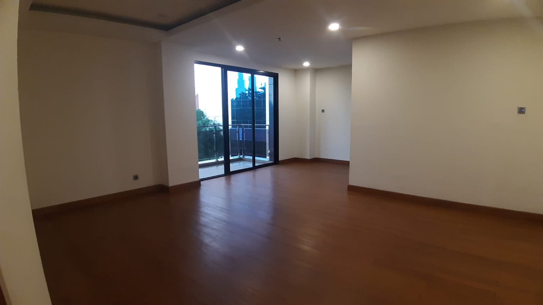 MINI  APARTEMENT 9  L ANTAI  DENGAN  6 LANTAI  APARTEMENT 1 DAN  DUA BUAT  OFFICE TENAN, SATU LANTAI SATU PENGHUNI