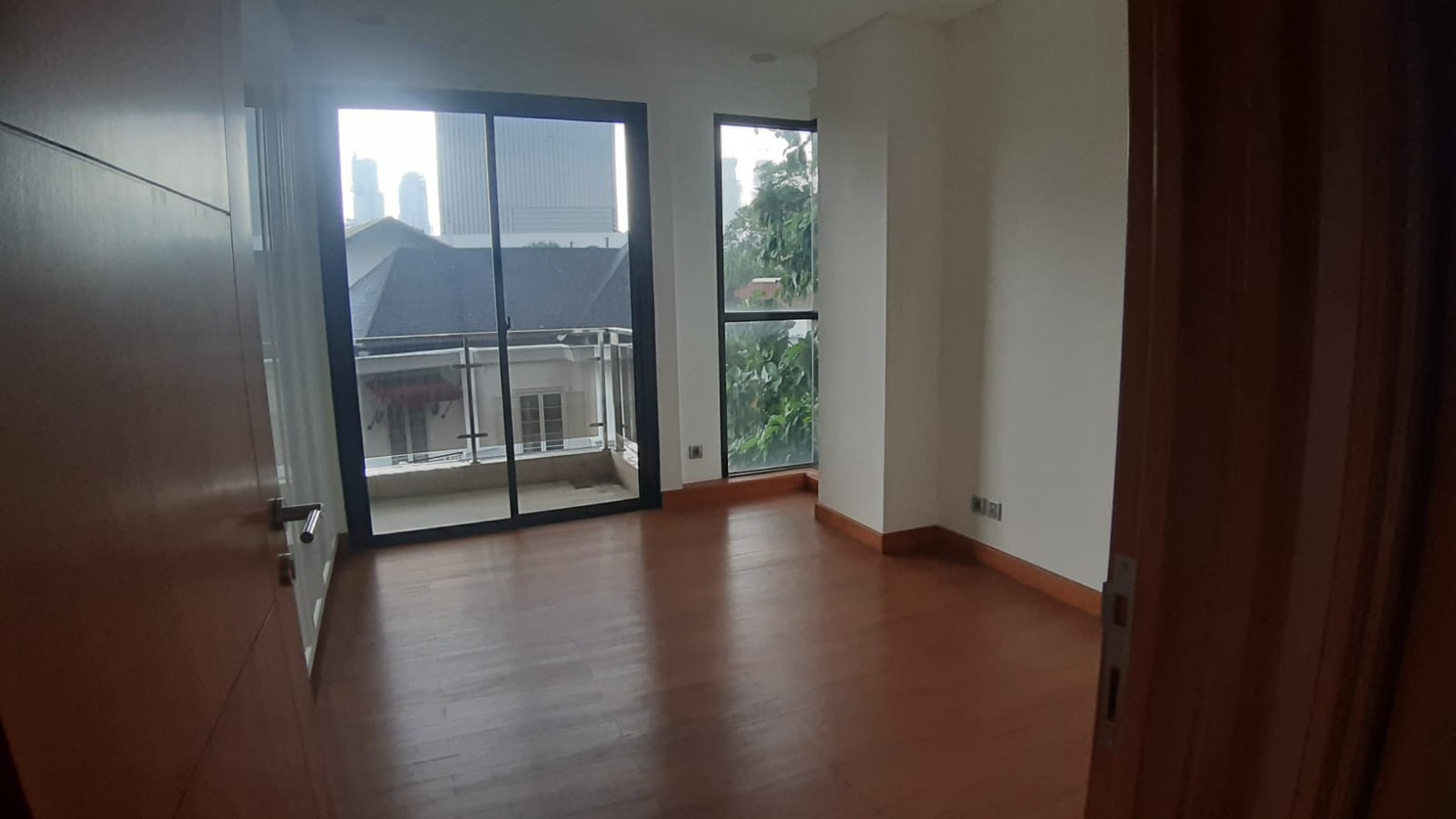 MINI  APARTEMENT 9  L ANTAI  DENGAN  6 LANTAI  APARTEMENT 1 DAN  DUA BUAT  OFFICE TENAN, SATU LANTAI SATU PENGHUNI